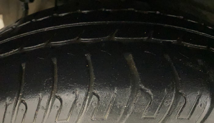 2016 Hyundai Grand i10 MAGNA 1.2 KAPPA VTVT, Petrol, Manual, 39,911 km, Right Rear Tyre Tread