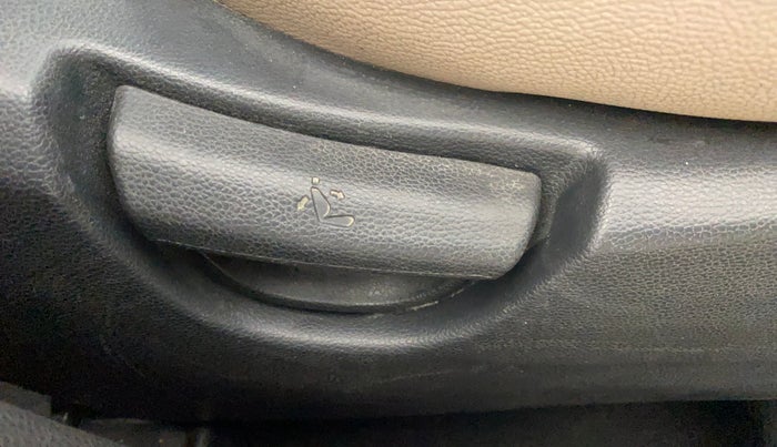 2016 Hyundai Grand i10 MAGNA 1.2 KAPPA VTVT, Petrol, Manual, 39,911 km, Driver Side Adjustment Panel