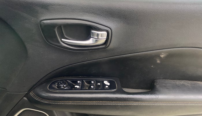 2019 Jeep Compass SPORT 1.4 PETROL, Petrol, Manual, 11,379 km, Driver Side Door Panels Control