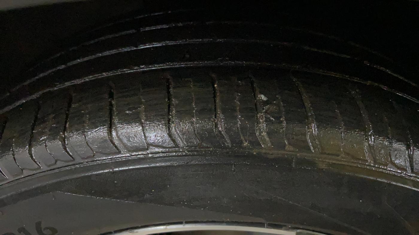 2019 Hyundai VENUE SX PLUS 1.0 TURBO DCT, Petrol, Automatic, 33,498 km, Left Front Tyre Tread
