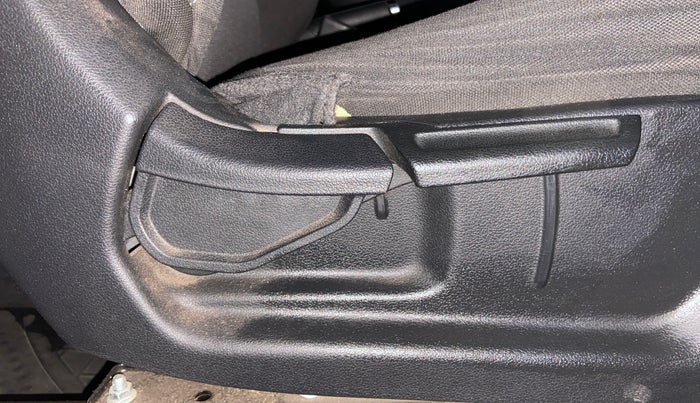 2019 Hyundai VENUE SX PLUS 1.0 TURBO DCT, Petrol, Automatic, 33,485 km, Driver Side Adjustment Panel