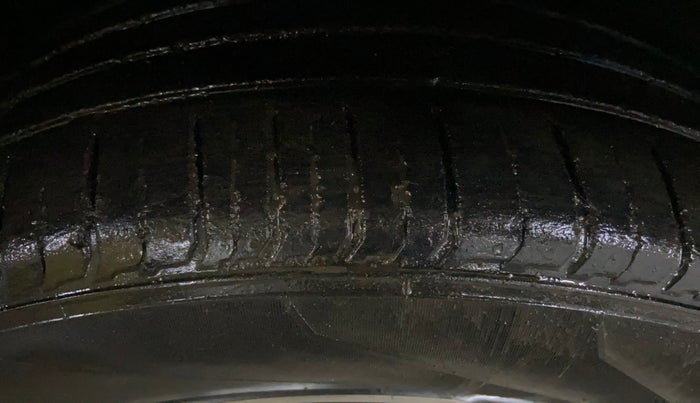 2019 Hyundai VENUE SX PLUS 1.0 TURBO DCT, Petrol, Automatic, 33,485 km, Right Front Tyre Tread