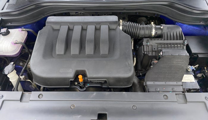 2021 Mahindra XUV700 AX 7 P AT 7 STR, Petrol, Automatic, 11,173 km, Open Bonet