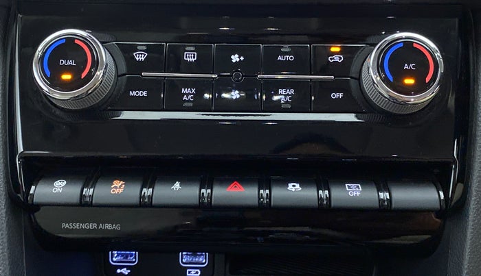 2021 Mahindra XUV700 AX 7 P AT 7 STR, Petrol, Automatic, 11,173 km, Automatic Climate Control
