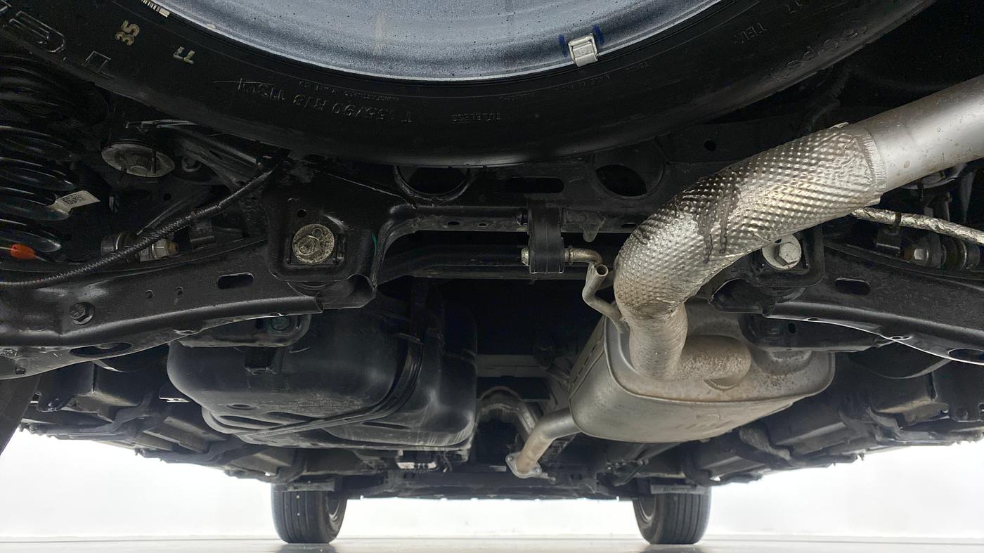 2021 Mahindra XUV700 AX 7 P AT 7 STR, Petrol, Automatic, 11,173 km, Rear Underbody