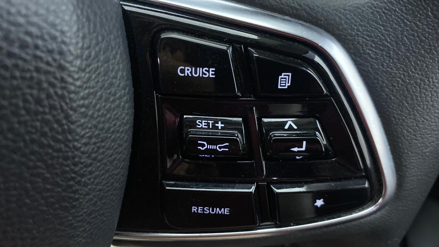2021 Mahindra XUV700 AX 7 P AT 7 STR, Petrol, Automatic, 11,173 km, Adaptive Cruise Control