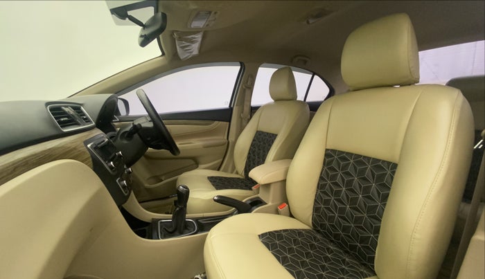 2021 Maruti Ciaz DELTA 1.5 SHVS MT PETROL, Petrol, Manual, 31,045 km, Right Side Front Door Cabin