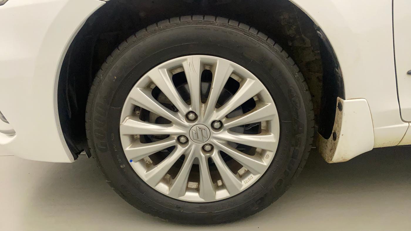 2021 Maruti Ciaz DELTA 1.5 SHVS MT PETROL, Petrol, Manual, 31,045 km, Left Front Wheel