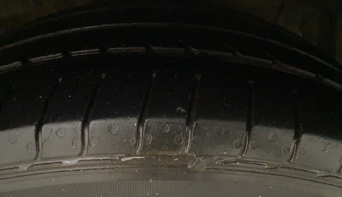 2021 Maruti Ciaz DELTA 1.5 SHVS MT PETROL, Petrol, Manual, 31,045 km, Left Front Tyre Tread