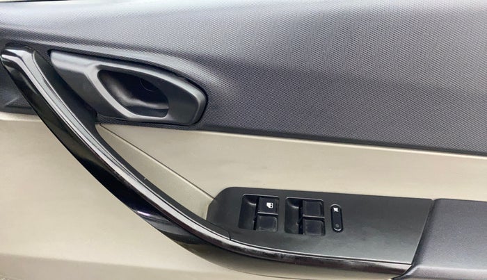 2019 Tata Tiago XZ PETROL, Petrol, Manual, 65,772 km, Driver Side Door Panels Control