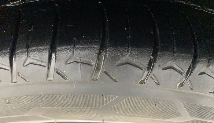 2019 Tata Tiago XZ PETROL, Petrol, Manual, 65,772 km, Right Front Tyre Tread