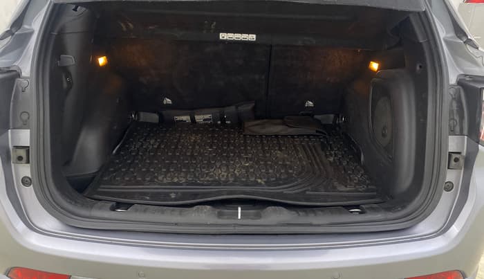 2021 Jeep Compass MODEL S (O) DIESEL 4X4 AT, Diesel, Automatic, 1,05,152 km, Boot Inside