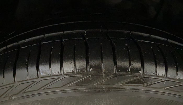 2023 Tata NEXON XZA PLUS SUNROOF PETROL, Petrol, Automatic, 8,848 km, Left Front Tyre Tread