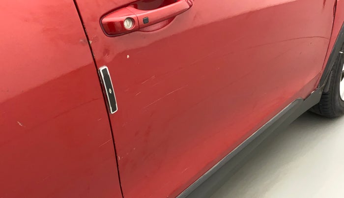 2019 Mahindra XUV300 W8 1.5 DIESEL, Diesel, Manual, 86,481 km, Driver-side door - Minor scratches