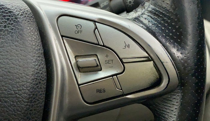 2019 Mahindra XUV300 W8 1.5 DIESEL, Diesel, Manual, 86,481 km, Adaptive Cruise Control