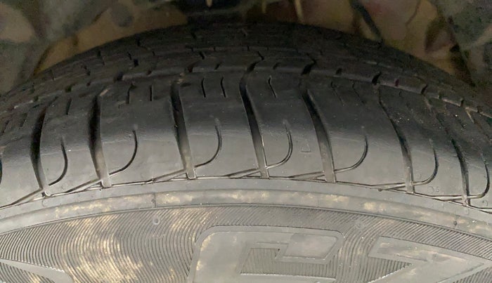 2019 Mahindra XUV300 W8 1.5 DIESEL, Diesel, Manual, 86,481 km, Right Front Tyre Tread