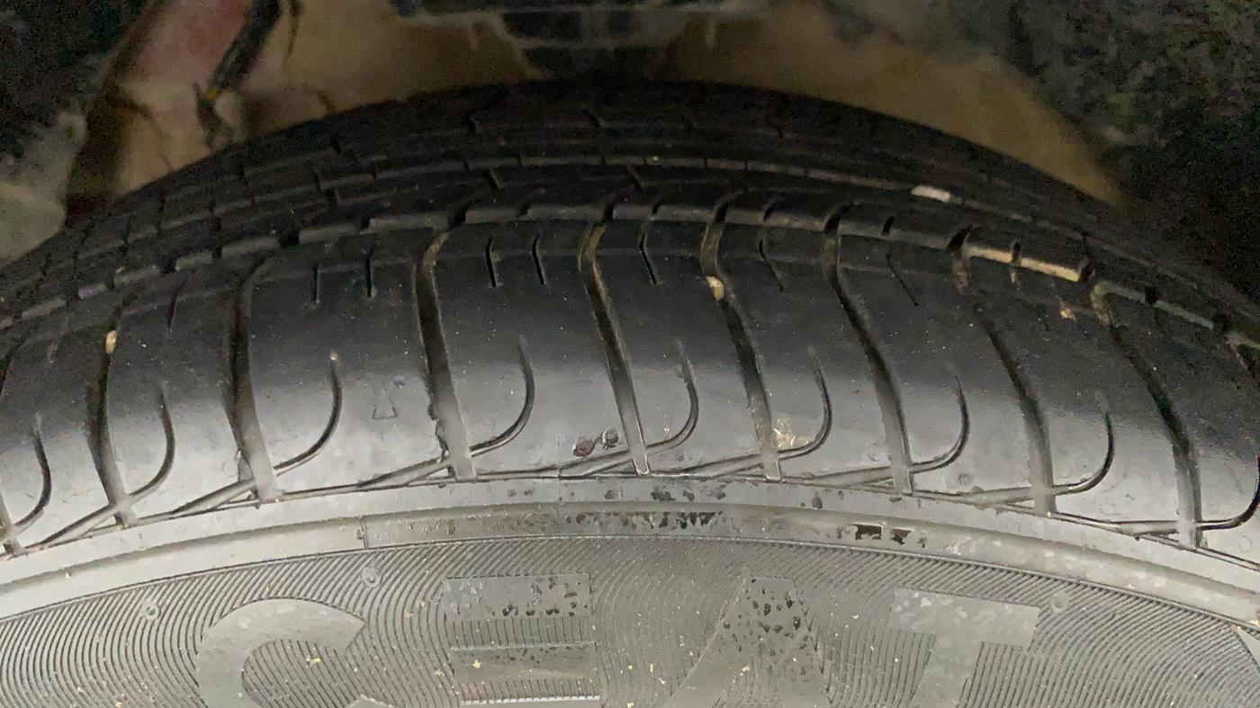 2019 Mahindra XUV300 W8 1.5 DIESEL, Diesel, Manual, 86,481 km, Left Front Tyre Tread