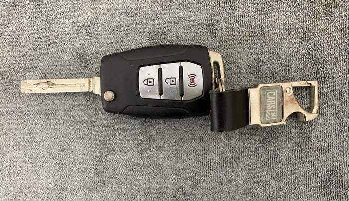 2019 Mahindra XUV300 W8 1.5 DIESEL, Diesel, Manual, 86,481 km, Key Close Up