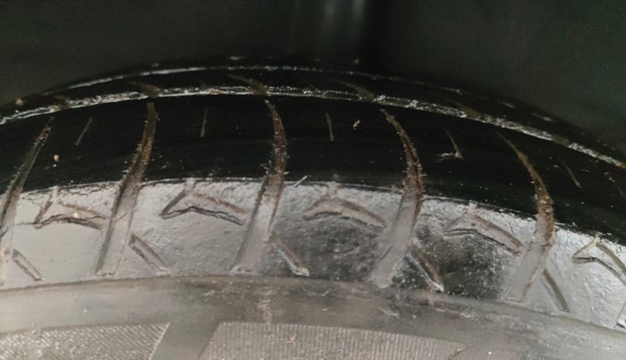 2020 Hyundai NEW SANTRO SPORTZ CNG, CNG, Manual, 1,15,243 km, Right Rear Tyre Tread