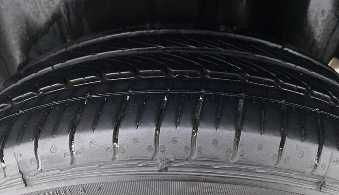 2021 Maruti Ciaz SIGMA 1.5 SHVS MT  PETROL, Petrol, Manual, 15,011 km, Left Rear Tyre Tread