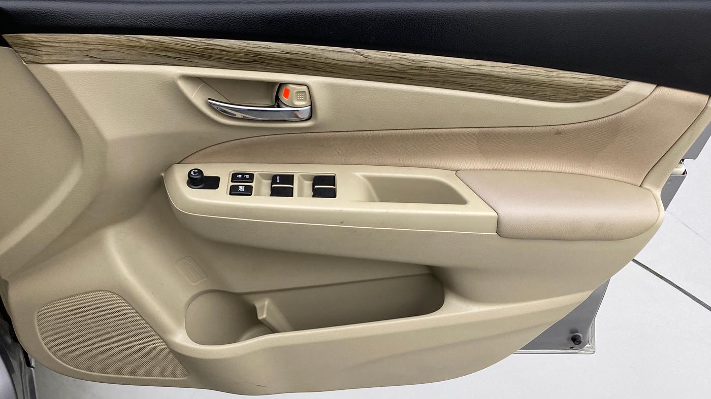 2021 Maruti Ciaz SIGMA 1.5 SHVS MT  PETROL, Petrol, Manual, 15,011 km, Driver Side Door Panels Control