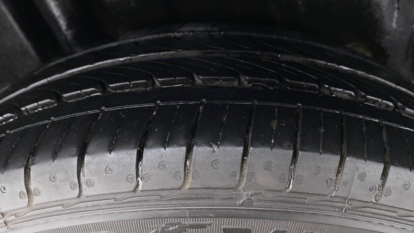 2021 Maruti Ciaz SIGMA 1.5 SHVS MT  PETROL, Petrol, Manual, 15,011 km, Right Rear Tyre Tread