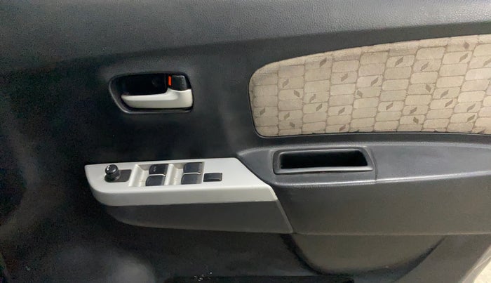 2014 Maruti Wagon R 1.0 VXI, Petrol, Manual, 73,768 km, Driver Side Door Panels Control