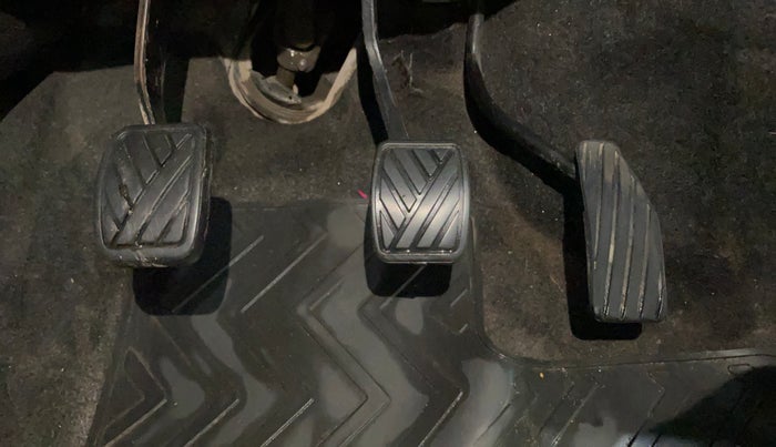 2014 Maruti Wagon R 1.0 VXI, Petrol, Manual, 73,768 km, Pedals