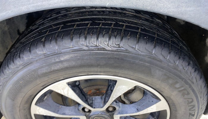 2020 Tata NEXON XZ PLUS PETROL, Petrol, Manual, 40,118 km, Right Front Tyre Tread