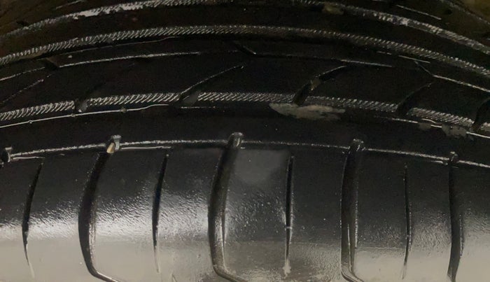 2020 Hyundai VENUE SX 1.0 TURBO IMT, Petrol, Manual, 82,463 km, Left Rear Tyre Tread