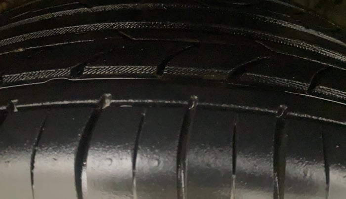 2020 Hyundai VENUE SX 1.0 TURBO IMT, Petrol, Manual, 82,463 km, Left Front Tyre Tread