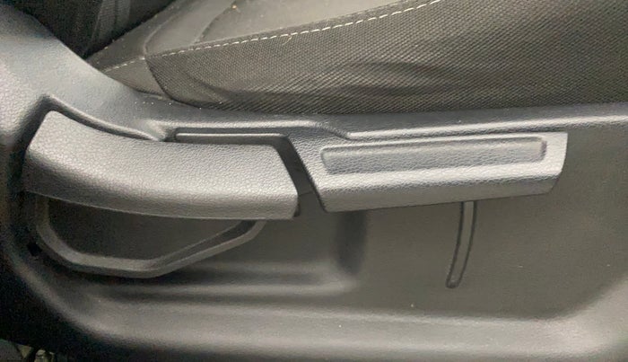 2020 Hyundai VENUE SX 1.0 TURBO IMT, Petrol, Manual, 82,463 km, Driver Side Adjustment Panel