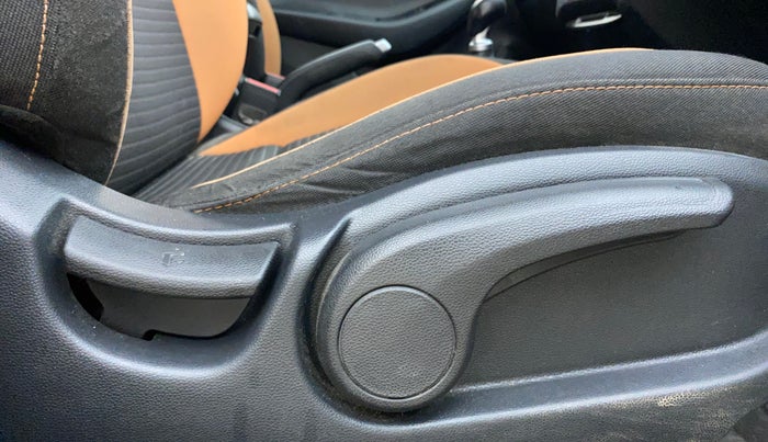 2016 Hyundai i20 Active 1.2 SX, Petrol, Manual, 55,255 km, Driver Side Adjustment Panel