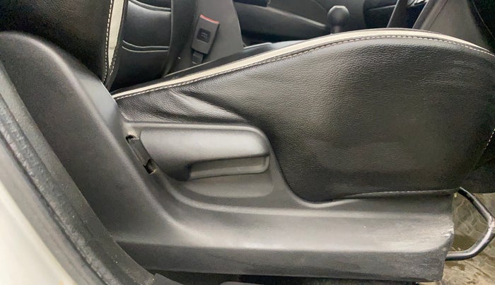 2014 Maruti Swift VXI, Petrol, Manual, 78,090 km, Driver Side Adjustment Panel