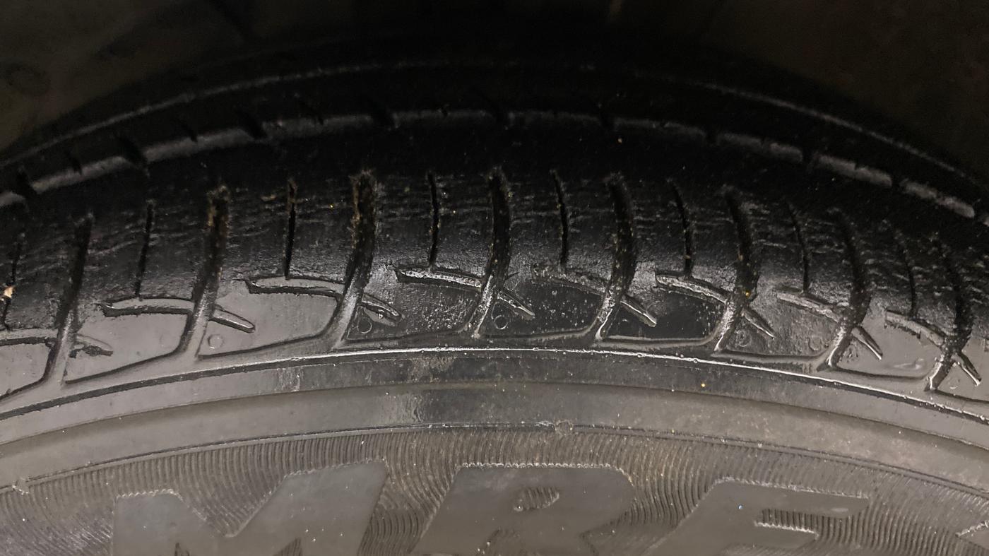 2018 Maruti Baleno DELTA PETROL 1.2, Petrol, Manual, 56,648 km, Left Front Tyre Tread