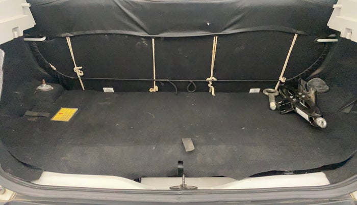 2024 Tata PUNCH PURE MT CNG, CNG, Manual, 53,335 km, Boot Inside