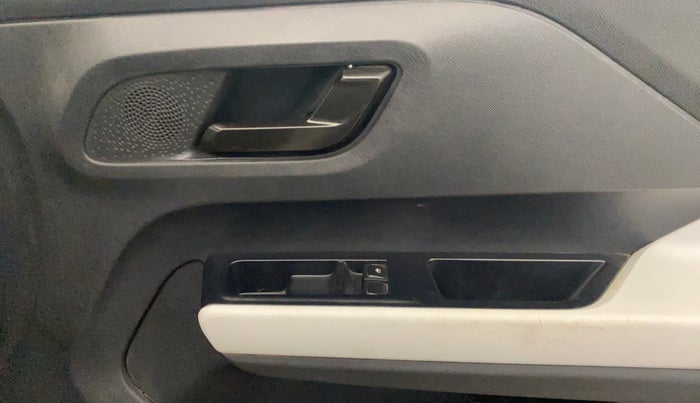 2024 Tata PUNCH PURE MT CNG, CNG, Manual, 53,335 km, Driver Side Door Panels Control