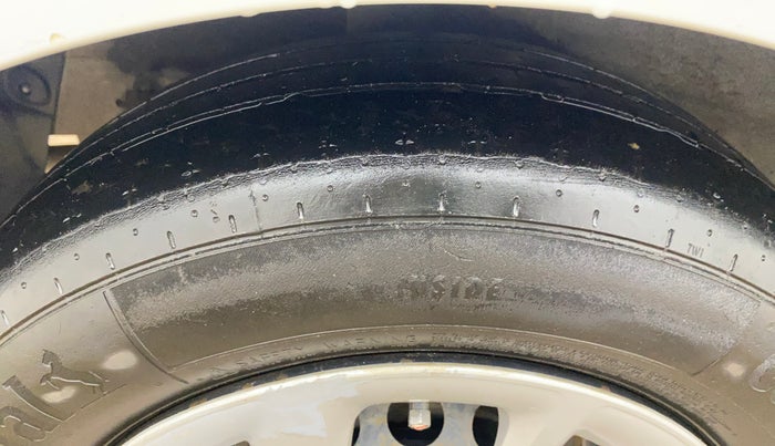 2017 Hyundai Grand i10 MAGNA 1.2 KAPPA VTVT, CNG, Manual, 65,305 km, Right Rear Tyre Tread