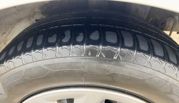 2017 Hyundai Grand i10 MAGNA 1.2 KAPPA VTVT, CNG, Manual, 65,305 km, Left Rear Tyre Tread