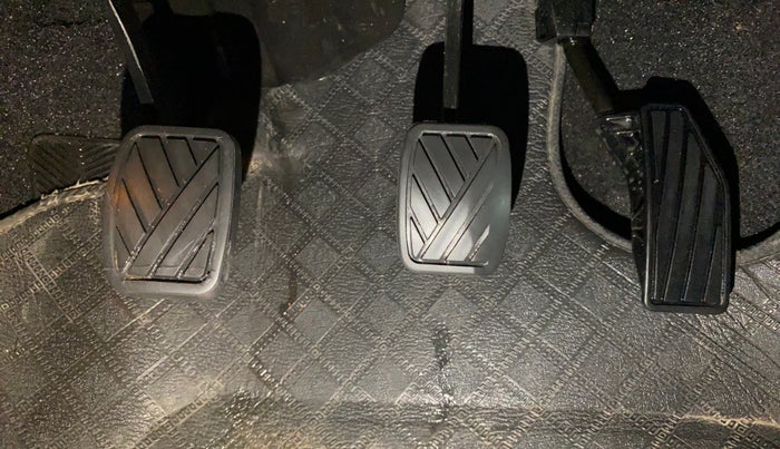 2018 Maruti Baleno ALPHA PETROL 1.2, Petrol, Manual, 68,306 km, Pedals