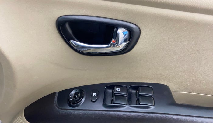 2012 Hyundai i10 SPORTZ 1.2, Petrol, Manual, 53,430 km, Driver Side Door Panels Control