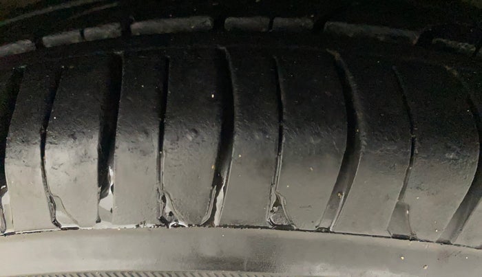 2012 Hyundai i10 SPORTZ 1.2, Petrol, Manual, 53,430 km, Right Front Tyre Tread