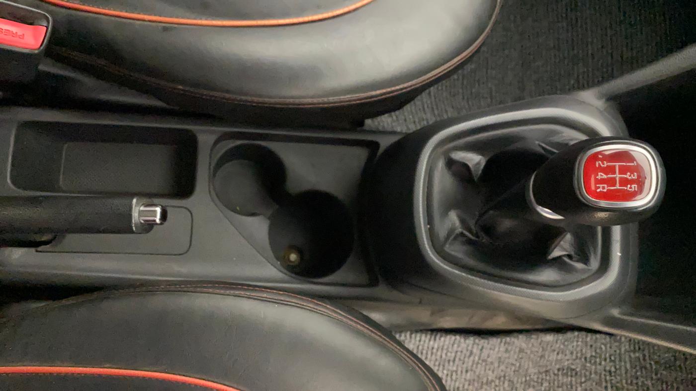 2018 Hyundai Grand i10 SPORTZ 1.2 KAPPA VTVT DUAL TONE, Petrol, Manual, 72,915 km, Gear Lever