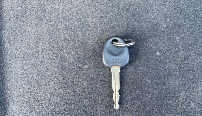 2017 Hyundai Eon MAGNA +, Petrol, Manual, 73,434 km, Key Close Up