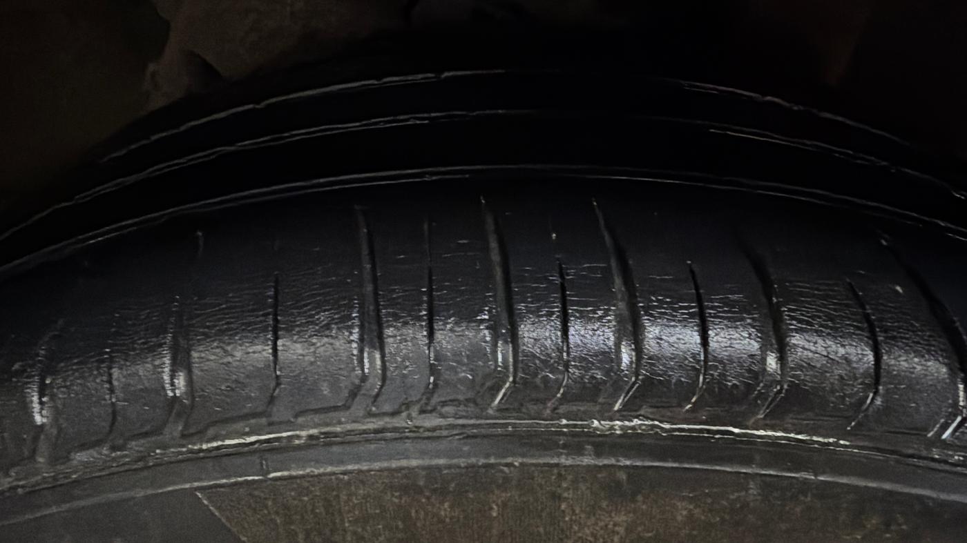 2019 Hyundai VENUE SX PLUS 1.0 TURBO DCT, Petrol, Automatic, 29,225 km, Left Rear Tyre Tread