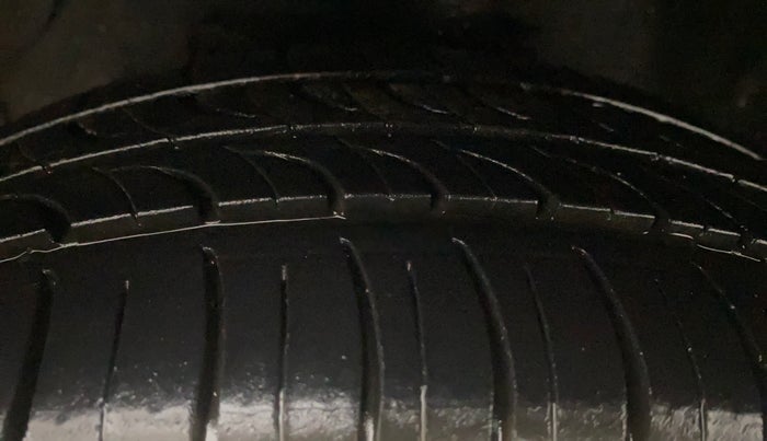 2015 Hyundai Grand i10 MAGNA 1.2 KAPPA VTVT, Petrol, Manual, 49,701 km, Left Front Tyre Tread