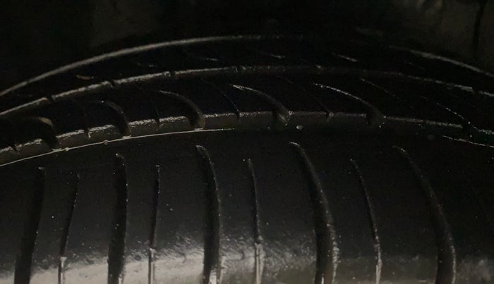 2015 Hyundai Grand i10 MAGNA 1.2 KAPPA VTVT, Petrol, Manual, 49,701 km, Right Front Tyre Tread