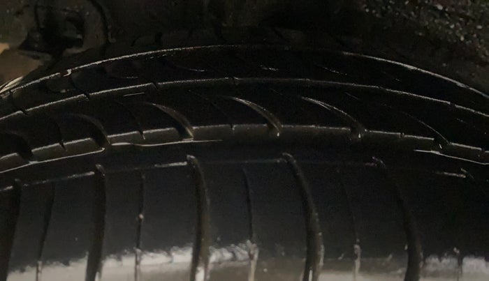 2015 Hyundai Grand i10 MAGNA 1.2 KAPPA VTVT, Petrol, Manual, 49,701 km, Right Rear Tyre Tread