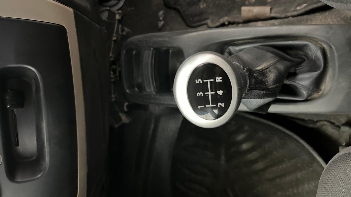 2015 Maruti Wagon R 1.0 LXI, Petrol, Manual, 67,803 km, Gear Lever