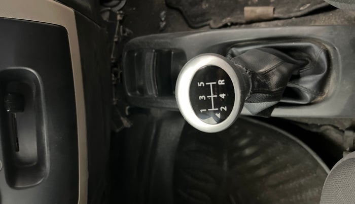 2015 Maruti Wagon R 1.0 LXI, Petrol, Manual, 67,803 km, Gear Lever